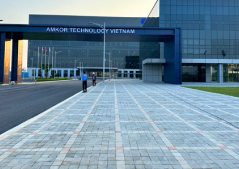 Gạch lát tự chèn tại Nhà máy Amkor Technology Việt Nam- Khu công nghiêp Yên Phong - Bắc Ninh